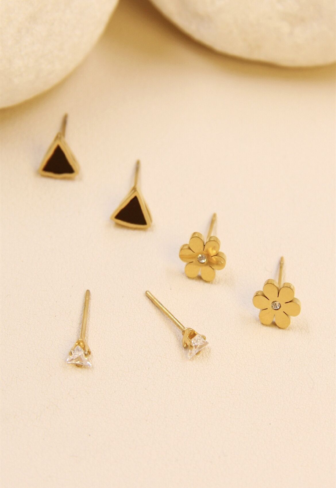 Trio aus Edelstahlohrringen – Glanz und Eleganz