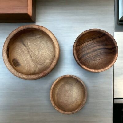 🥣 Handmade Moroccan Walnut Wood Bowl Set – Set of 3