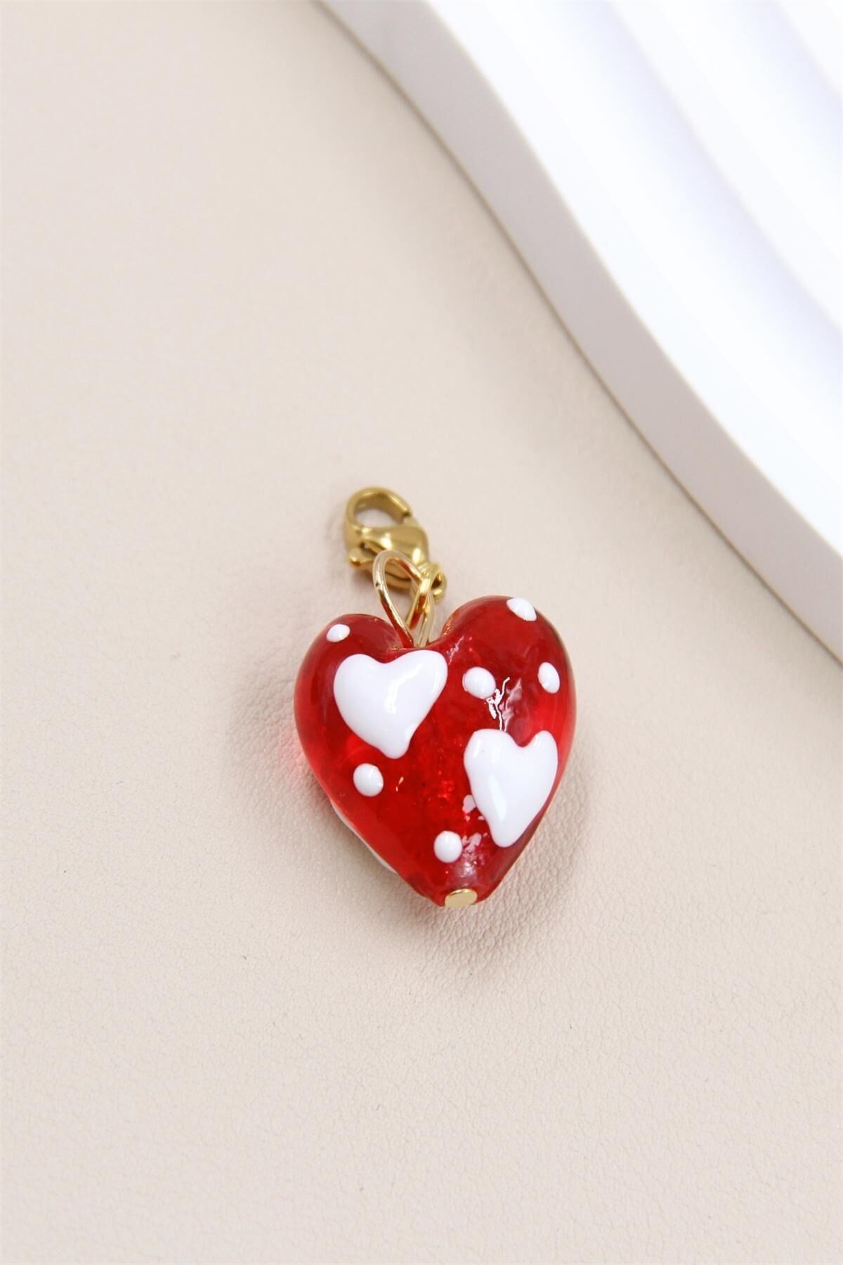 Herzanhänger aus Edelstahl – Glanz und Romantik