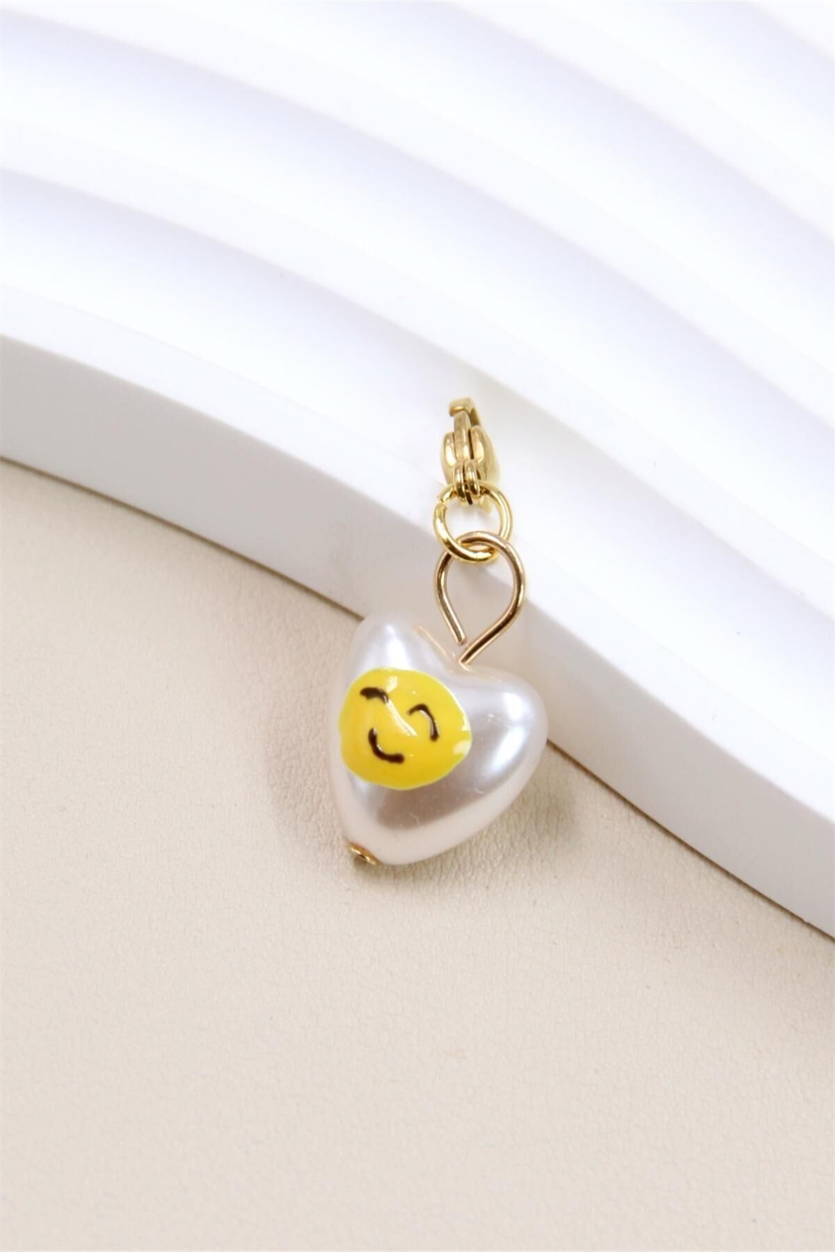 Herzanhänger aus Edelstahl mit Karabinerverschluss – Eleganz und Langlebigkeit