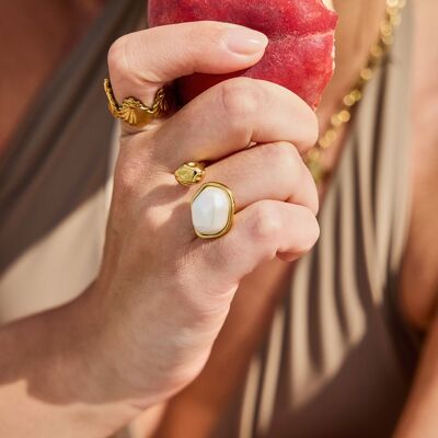 Apertura anello in oro madreperla bianca