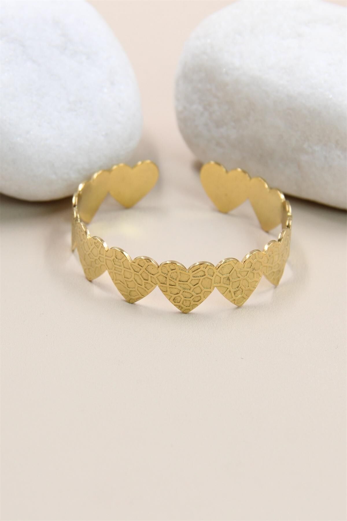 Verstellbarer Armreif mit Herz-Motiv aus Edelstahl – Romantische Eleganz