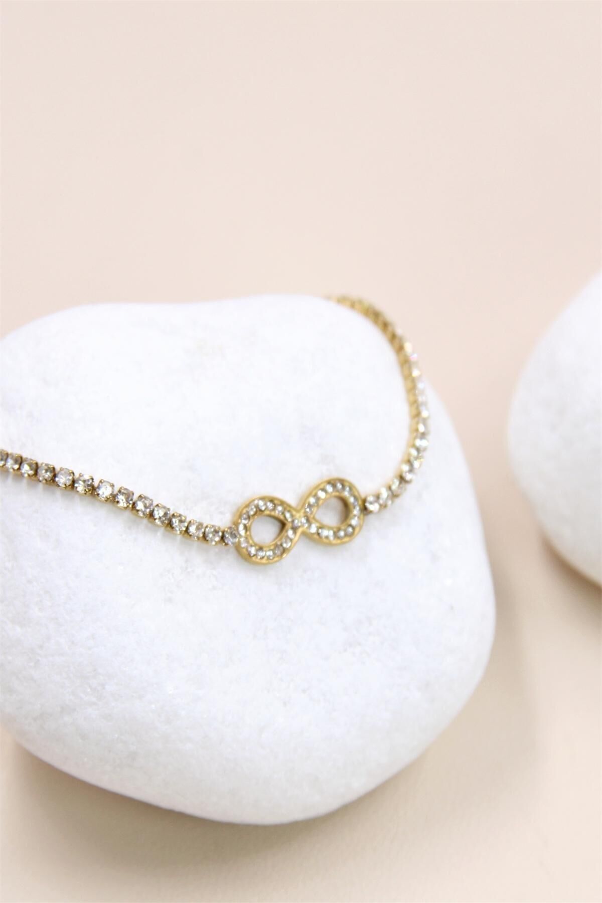 Unendlichkeitsarmband mit Strasssteinen aus Edelstahl – Ein ewiges Juwel