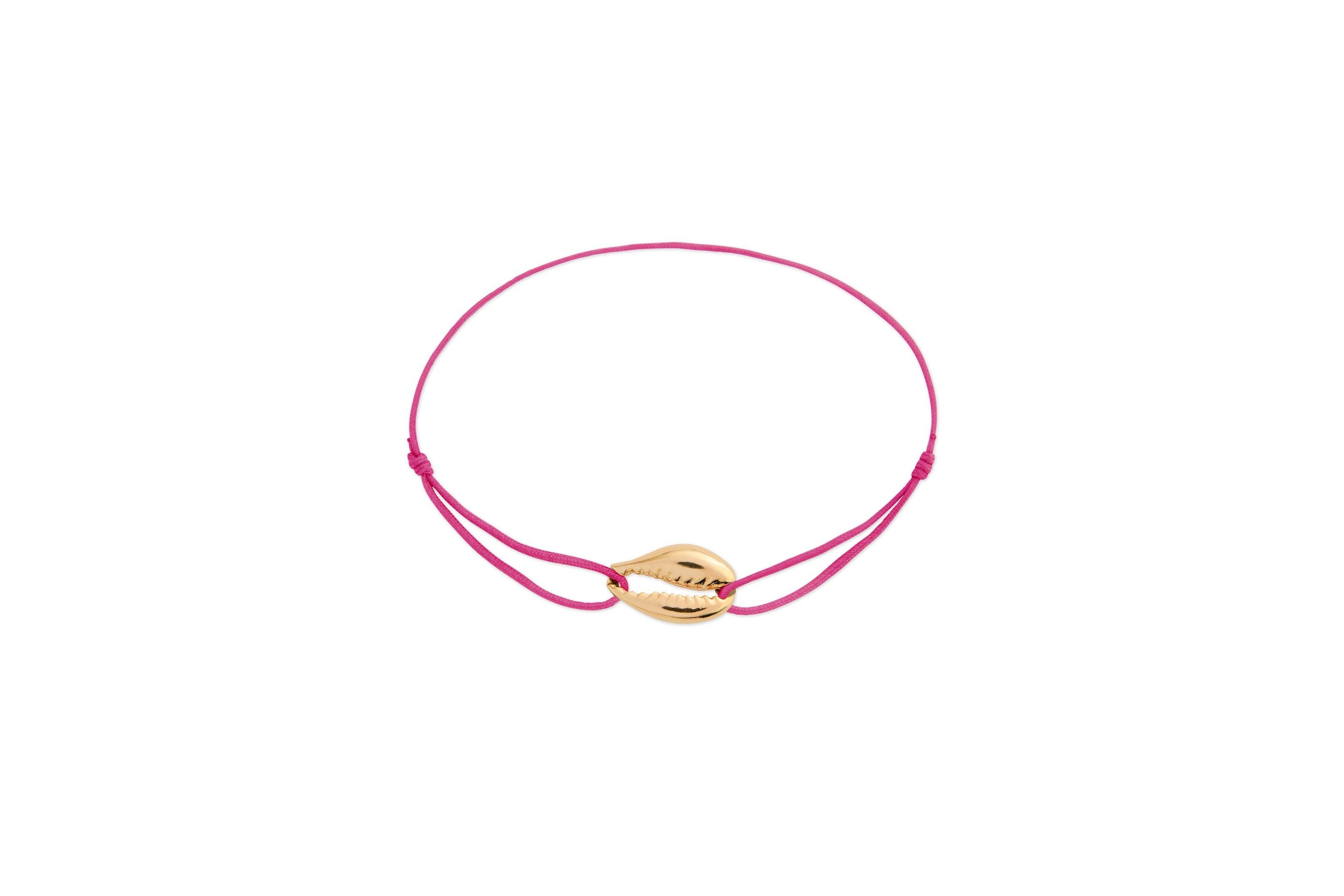 Braccialetto con cordino e ciondoli a conchiglia