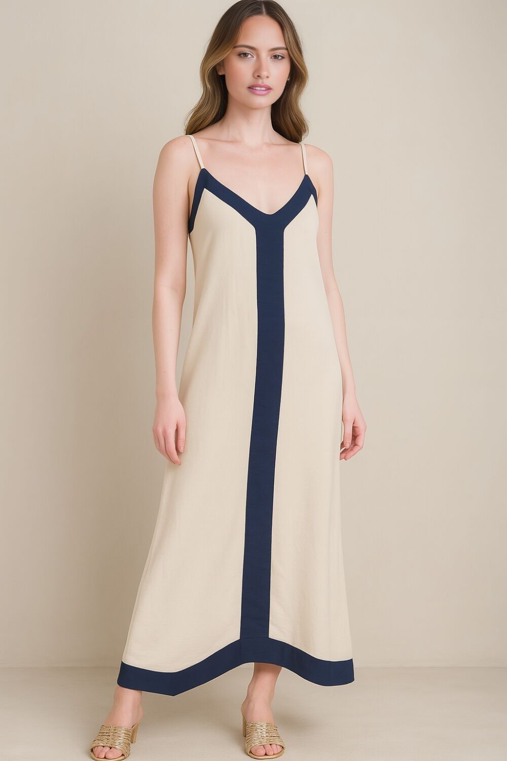 Abito midi con canotta dalla vestibilità rilassata in beige e blu navy