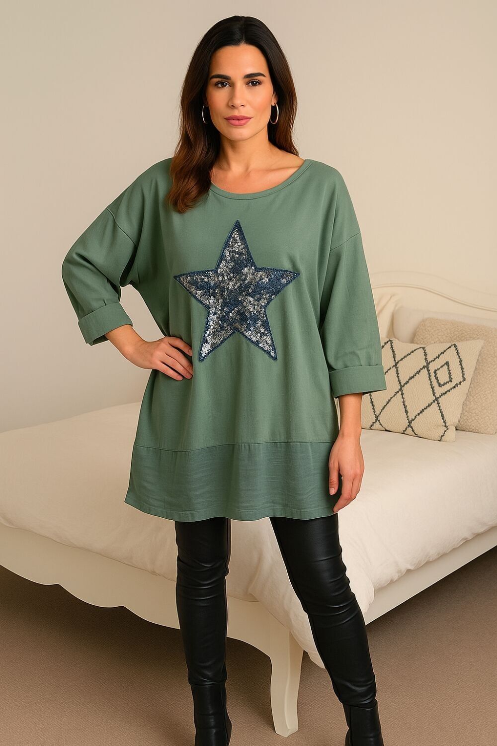 Haut ras du cou surdimensionné à manches longues et paillettes étoilées, vert