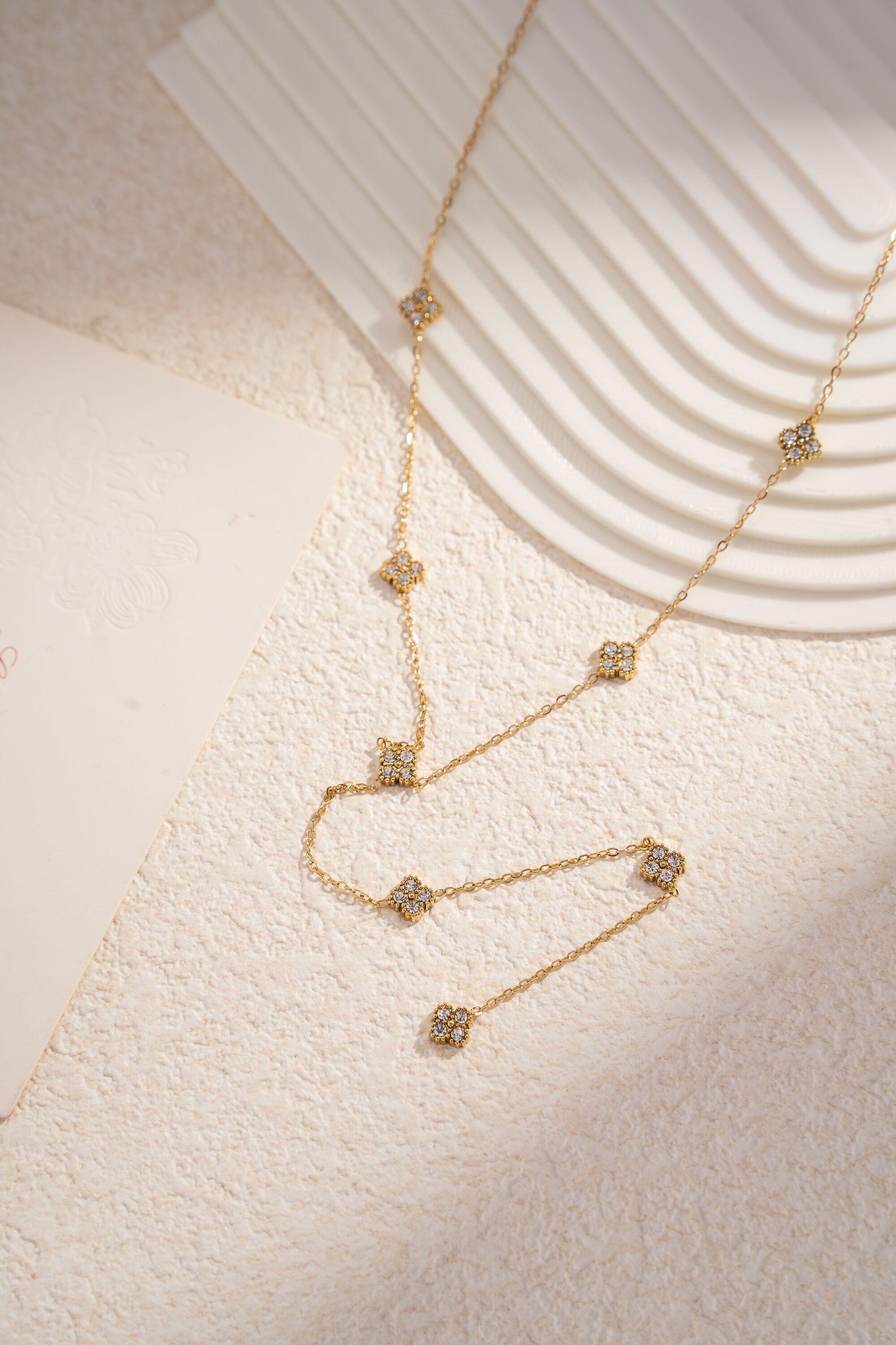 Edelstahl Y-Halskette mit Kristallblume