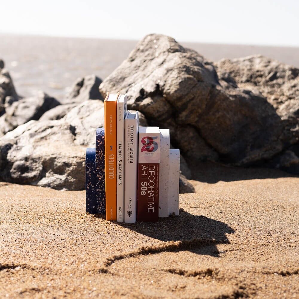 Bookends made from recycled shells