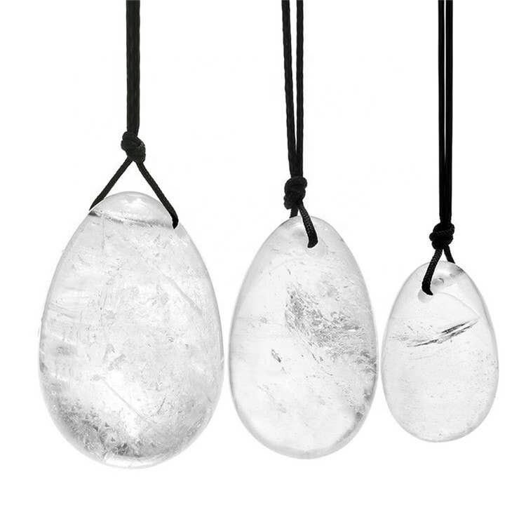 Uova di Yoni in cristallo di rocca forate