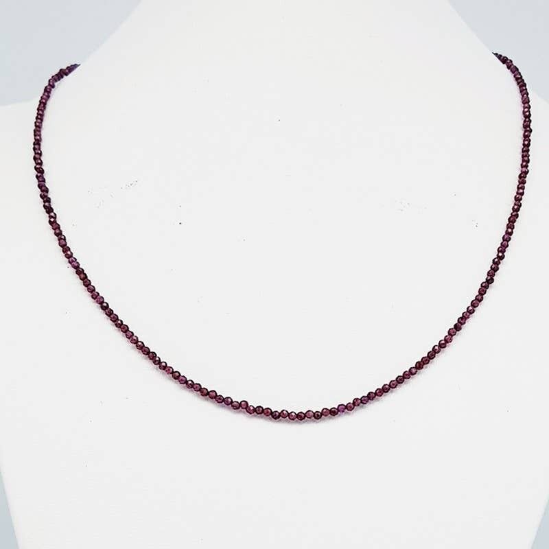 Collana di granato sfaccettato