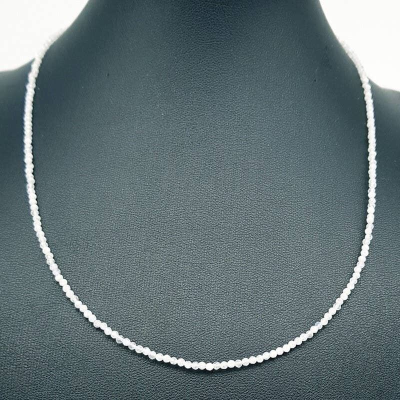 Collana con pietra di luna sfaccettata