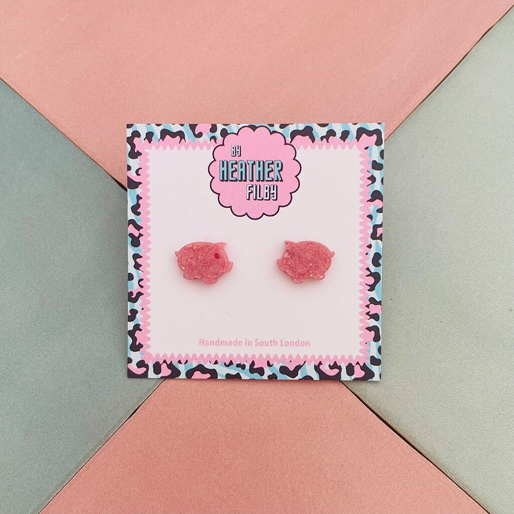 Orecchini a bottone in resina di maiale