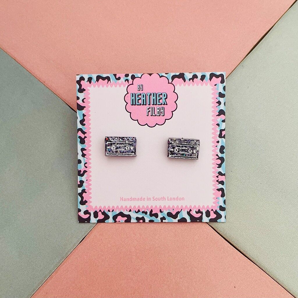 Orecchini a bottone in resina glitterata a cassetta