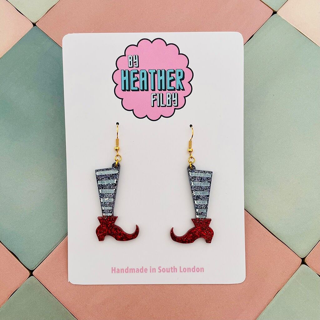 Witch Leg - Orecchini in resina glitterata nera e rossa