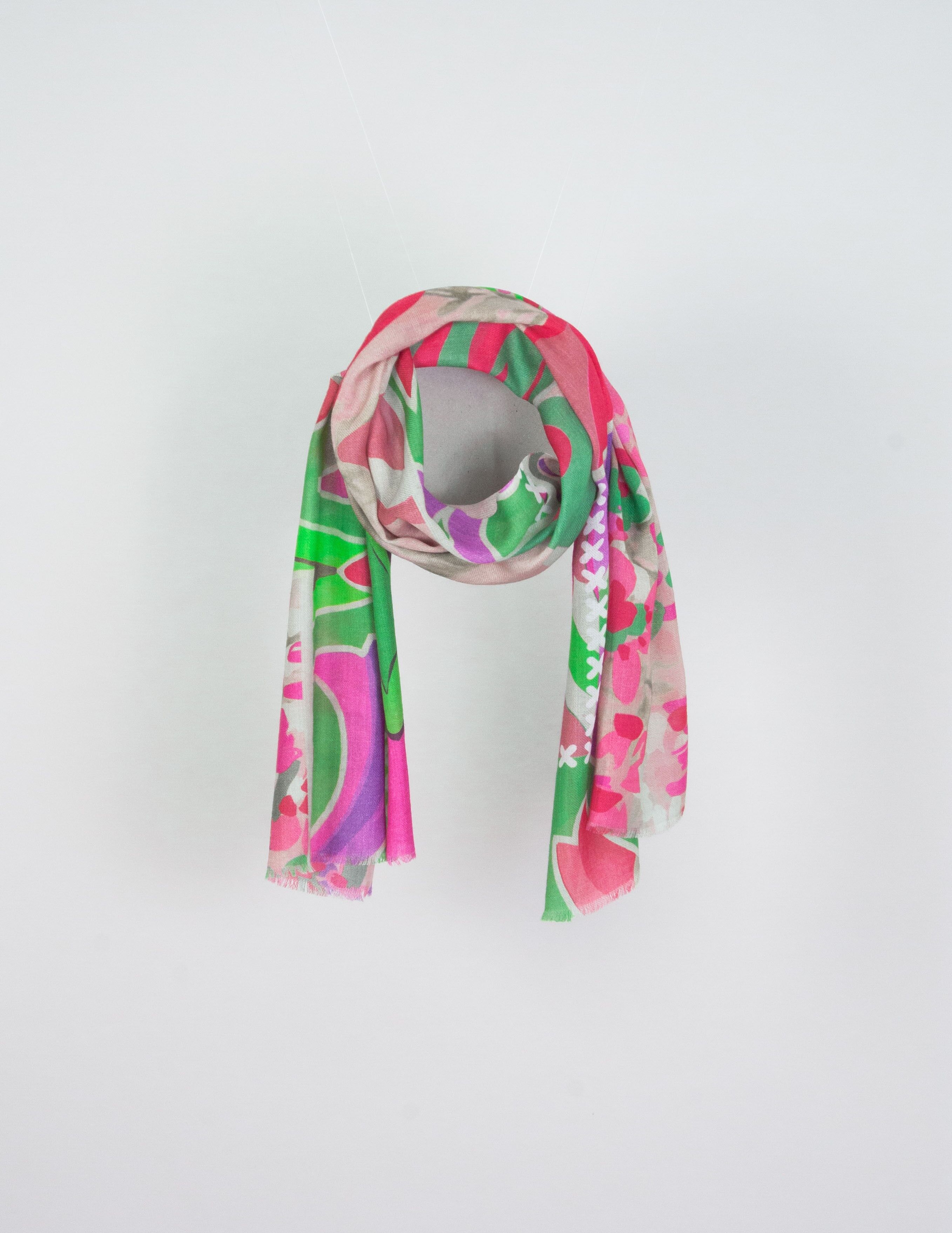 Soft Bloom – Pañuelo floral abstracto en tonos pastel