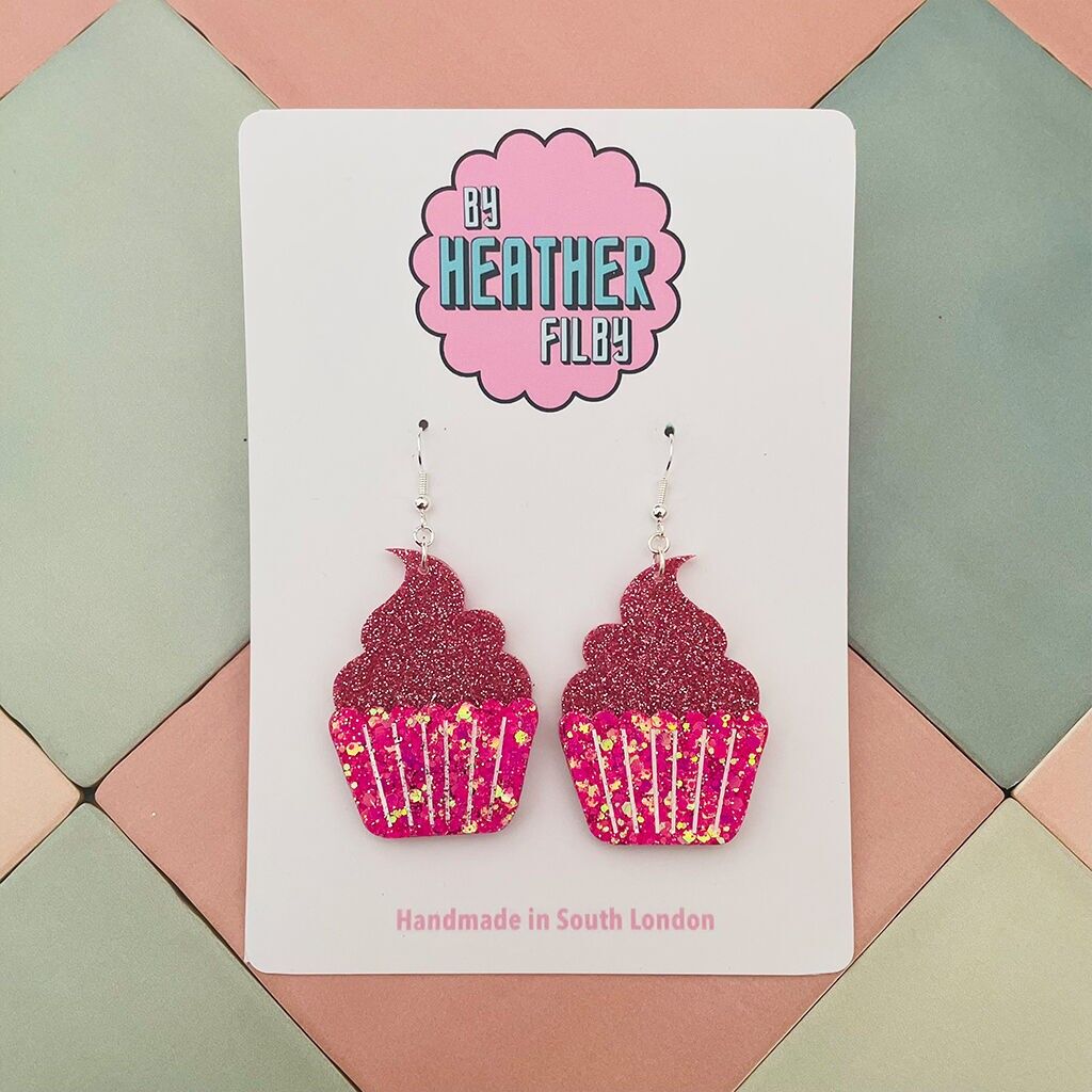 Orecchini in resina glitterata con cupcake rosa