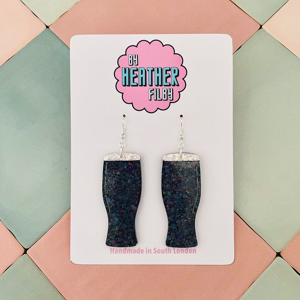 Orecchini in resina glitterata di vetro da pinta