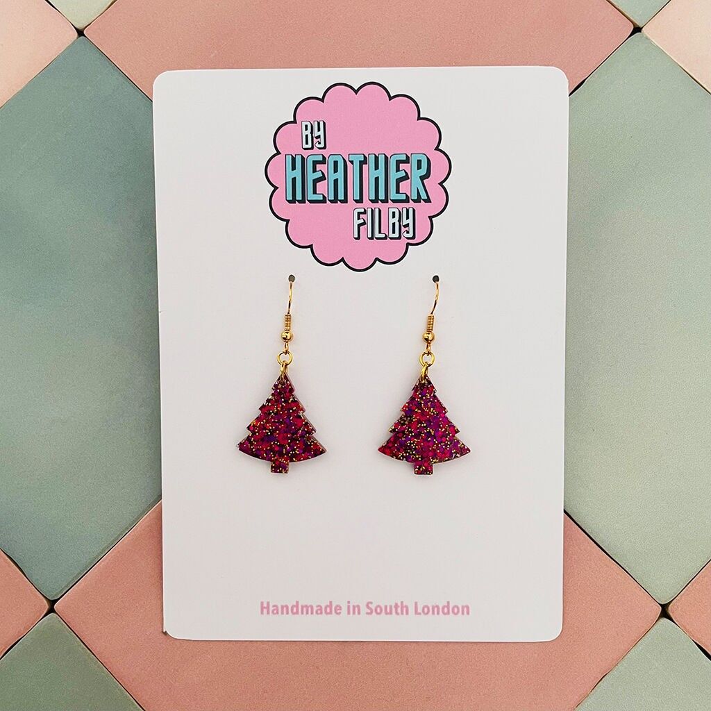 Orecchini in resina glitterata con piccolo albero di Natale rosso e oro