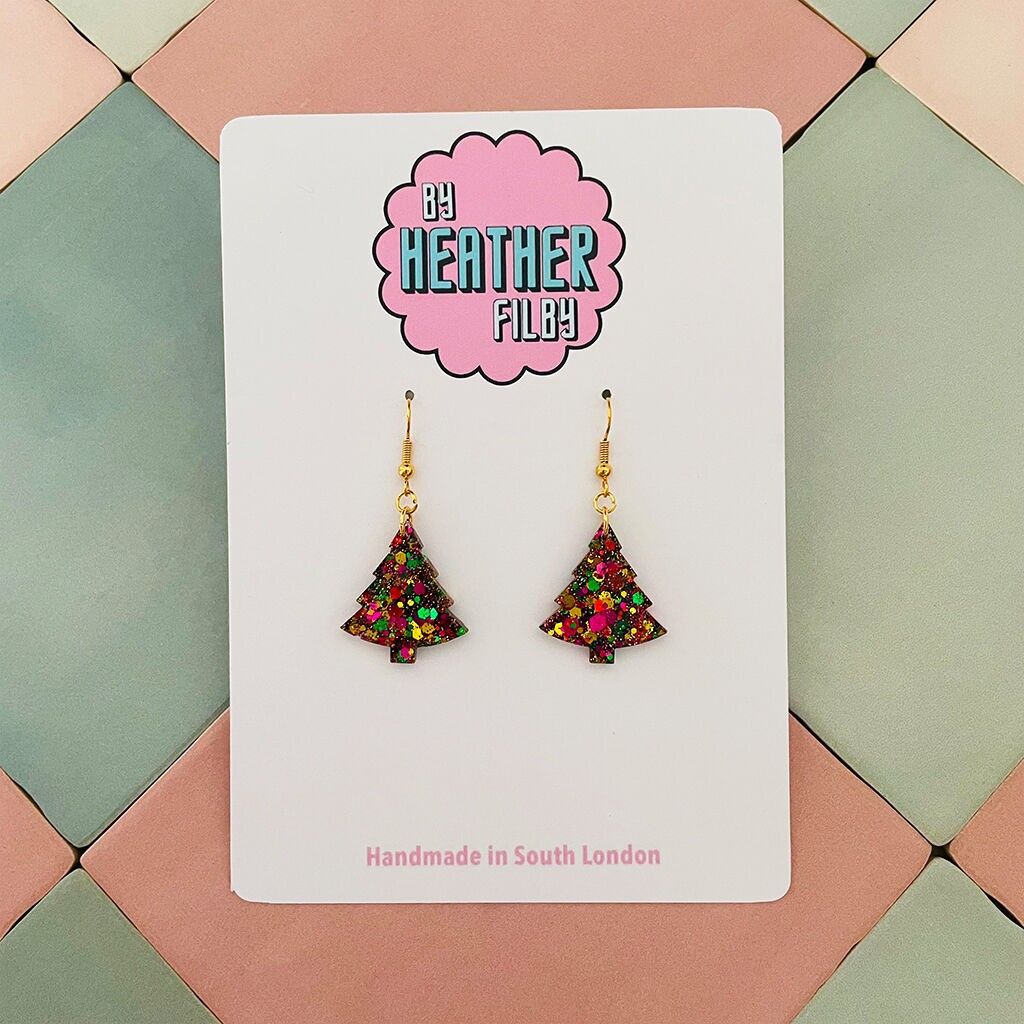 Orecchini in resina glitterata con piccolo albero di Natale rosa, oro e verde