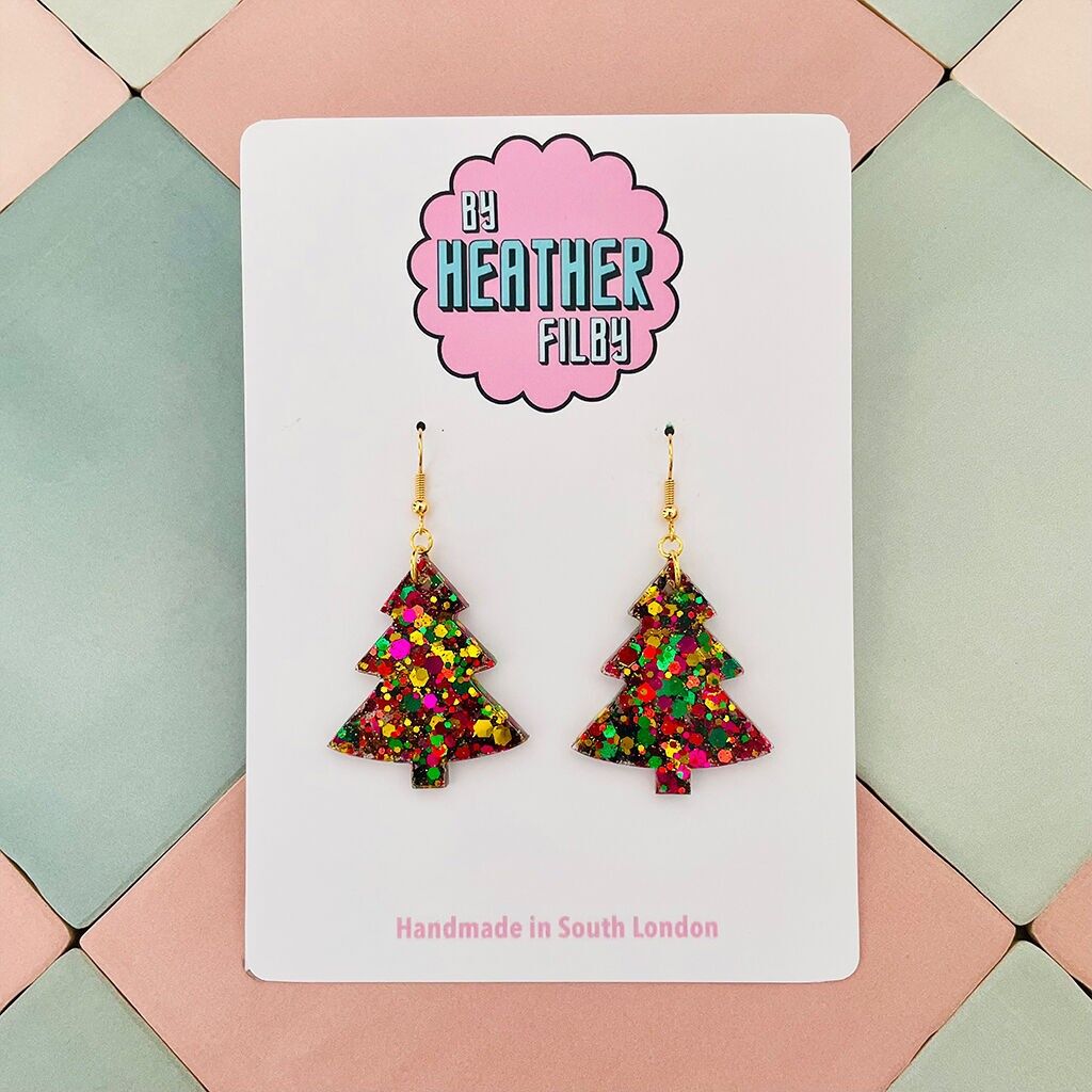 Orecchini grandi in resina glitterata con albero di Natale rosa, oro e verde