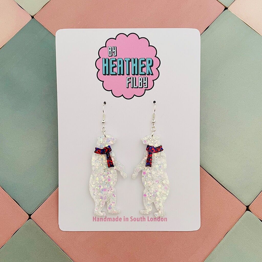 Orecchini natalizi in resina glitterata con orso polare