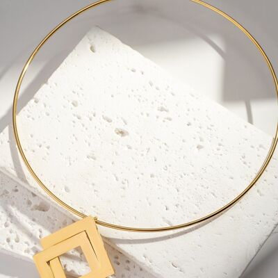 Collier ras de cou losange entrelacé doré acier inoxydable