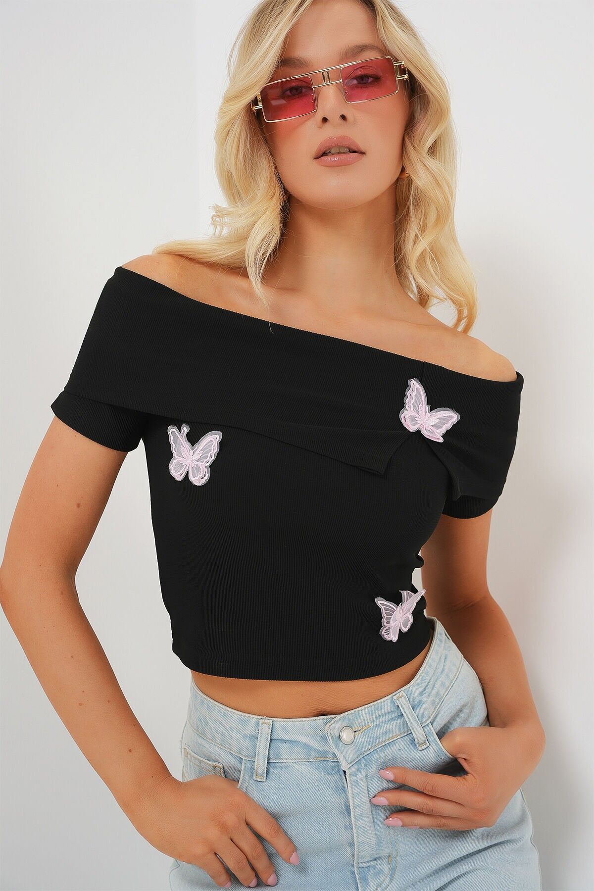 Tee shirt noir papillons