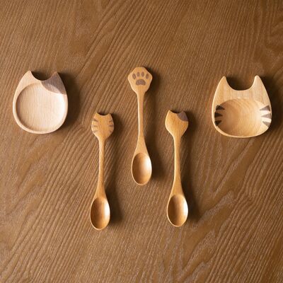 Wooden spoon and plate with cat motif