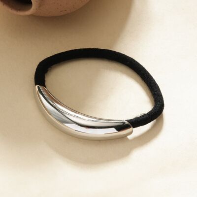 Elegant elastic with silver curved ornament