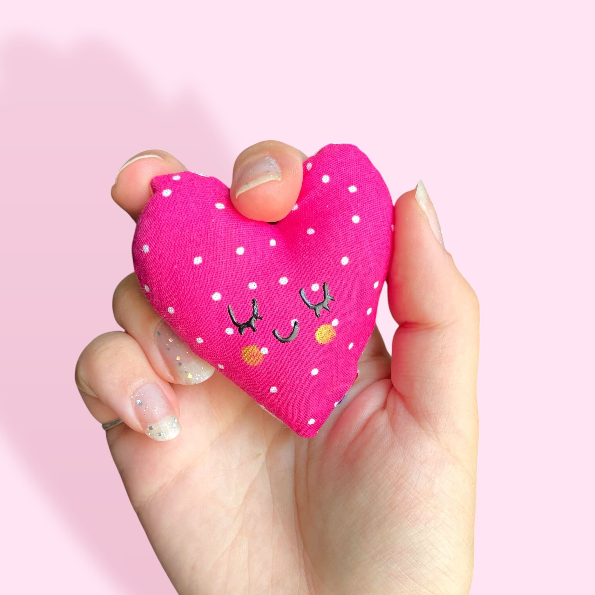 PINK Taschenumarmung, Trennungshilfe Herz, Tröster zur Emotionsbewältigung bei Kindern - Handgefertigt in Frankreich