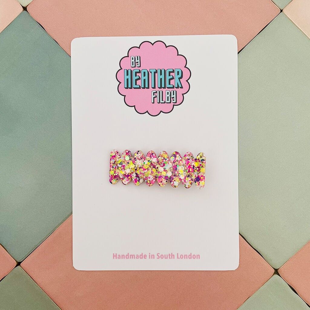 Fermaglio per capelli in resina glitterata multicolore