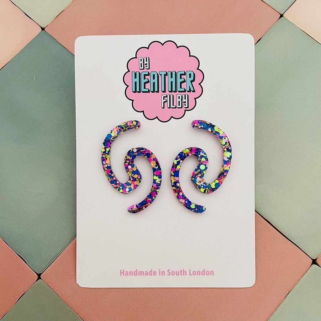 Schnörkel-Glitzer-Harz-Ohrringe