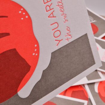 Carte postale A6 typographique "Tu es la plus douce" (pomme) 2