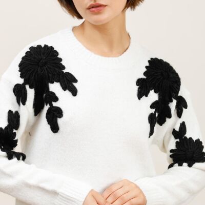 Maglione morbido con fiori ricamati – Dettagli in rilievo e spirito femminile