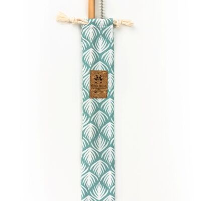 Pocket sewn in France with 2 bamboo straws and a cleaning brush made in France - Fabric with aqua petals