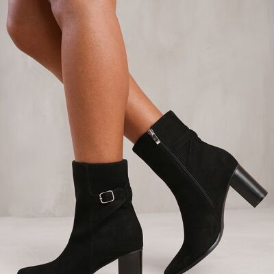 Botas de tacón cuadrado de ante negro con detalle de hebilla (paquete de 12 pares, tallas 3-8 del Reino Unido)