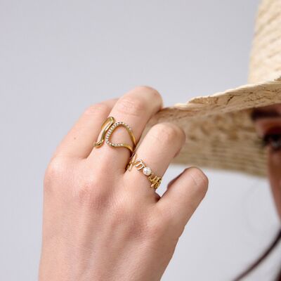 Bague Amour en acier inoxydable doré – Élégance romantique