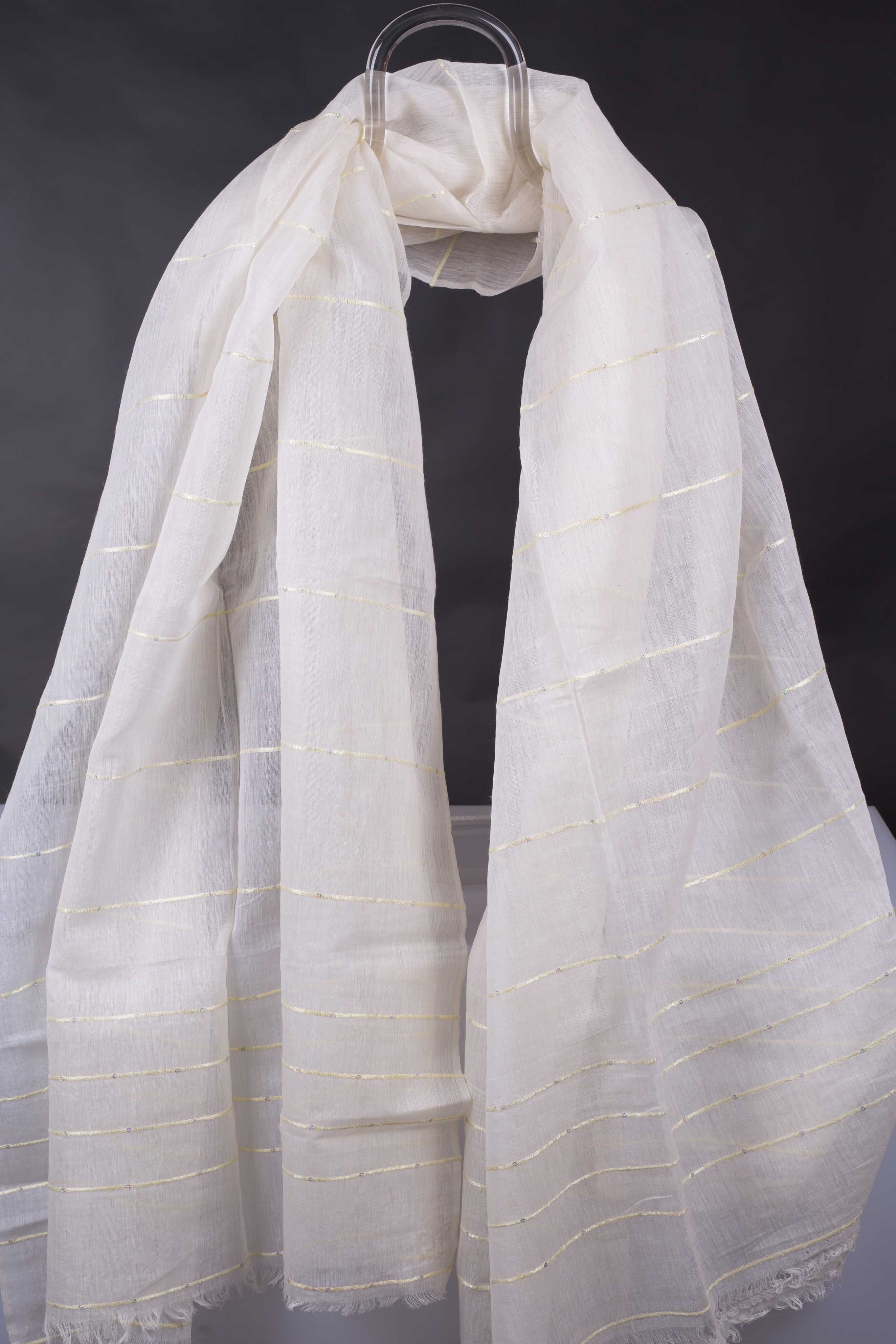 Weißer Baumwollschal