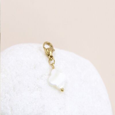 Mother-of-pearl and stainless steel clover charm pendant - Natural Elegance