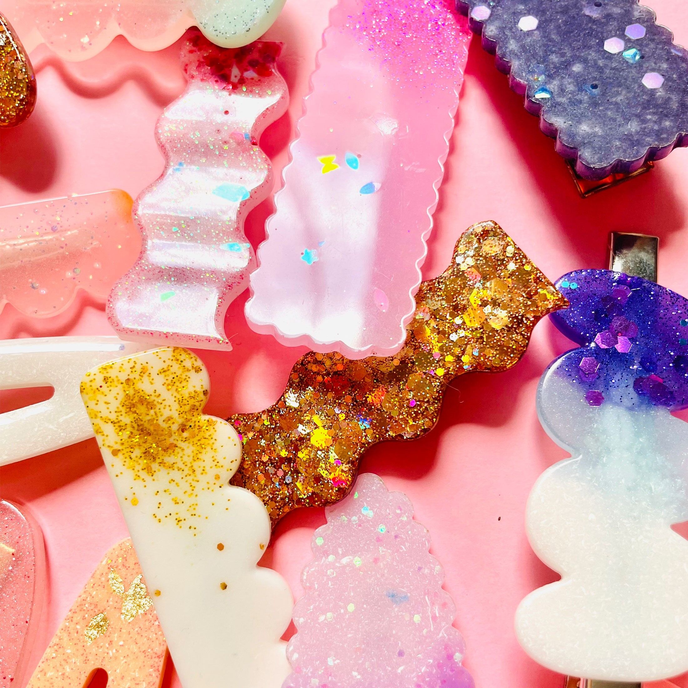 Mix aus bunten Haarspangen aus Glitzerharz, für Kinder und Erwachsene - Handgefertigt in Frankreich