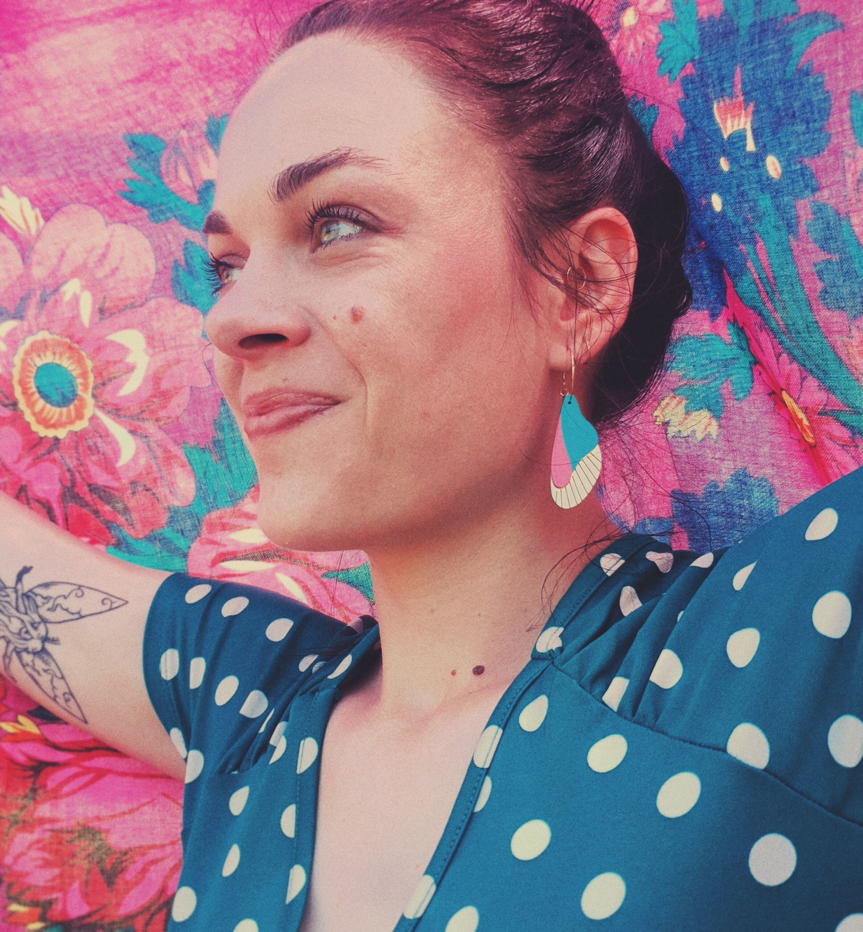 Colorful, graphic, fancy *SHELL* earrings in Formica - handmade in France