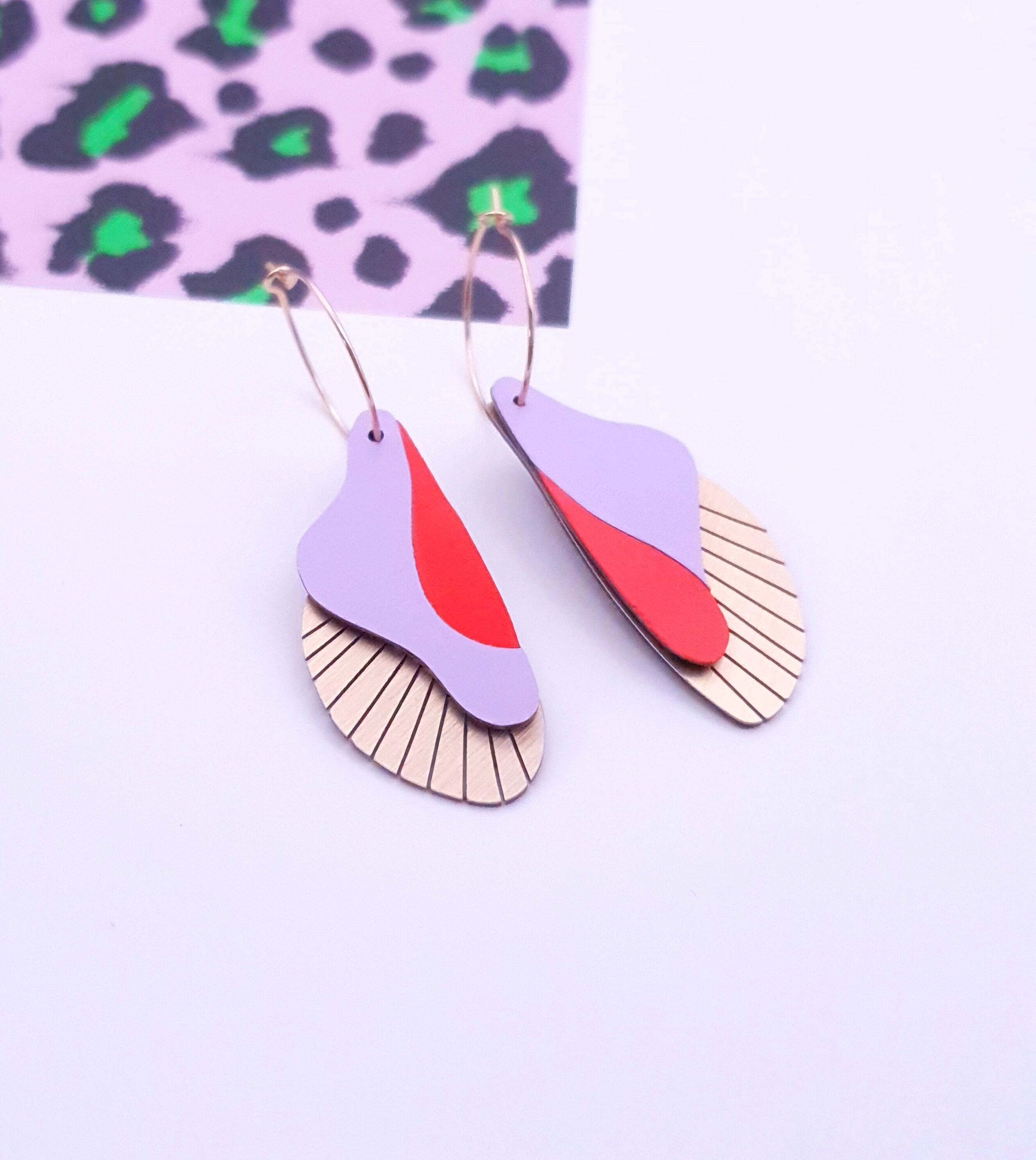 Colorful, graphic, fancy *SHELL* earrings in Formica - handmade in France