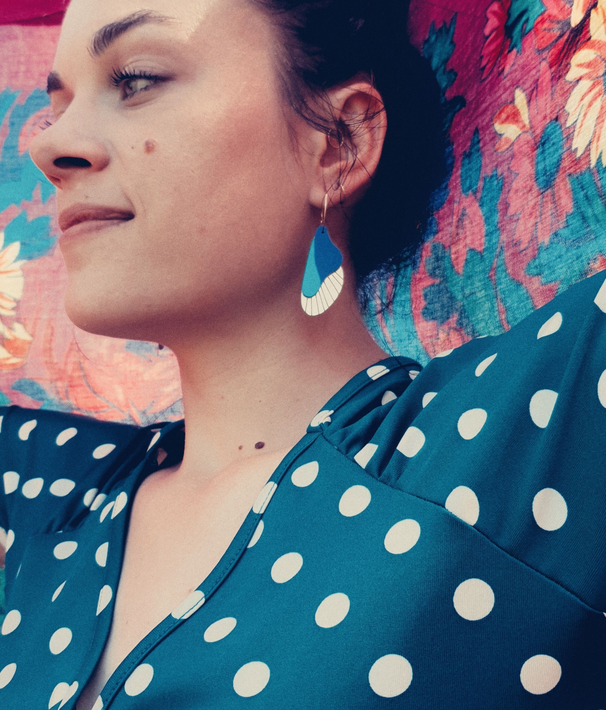 Colorful, graphic, fancy *SHELL* earrings in Formica - handmade in France