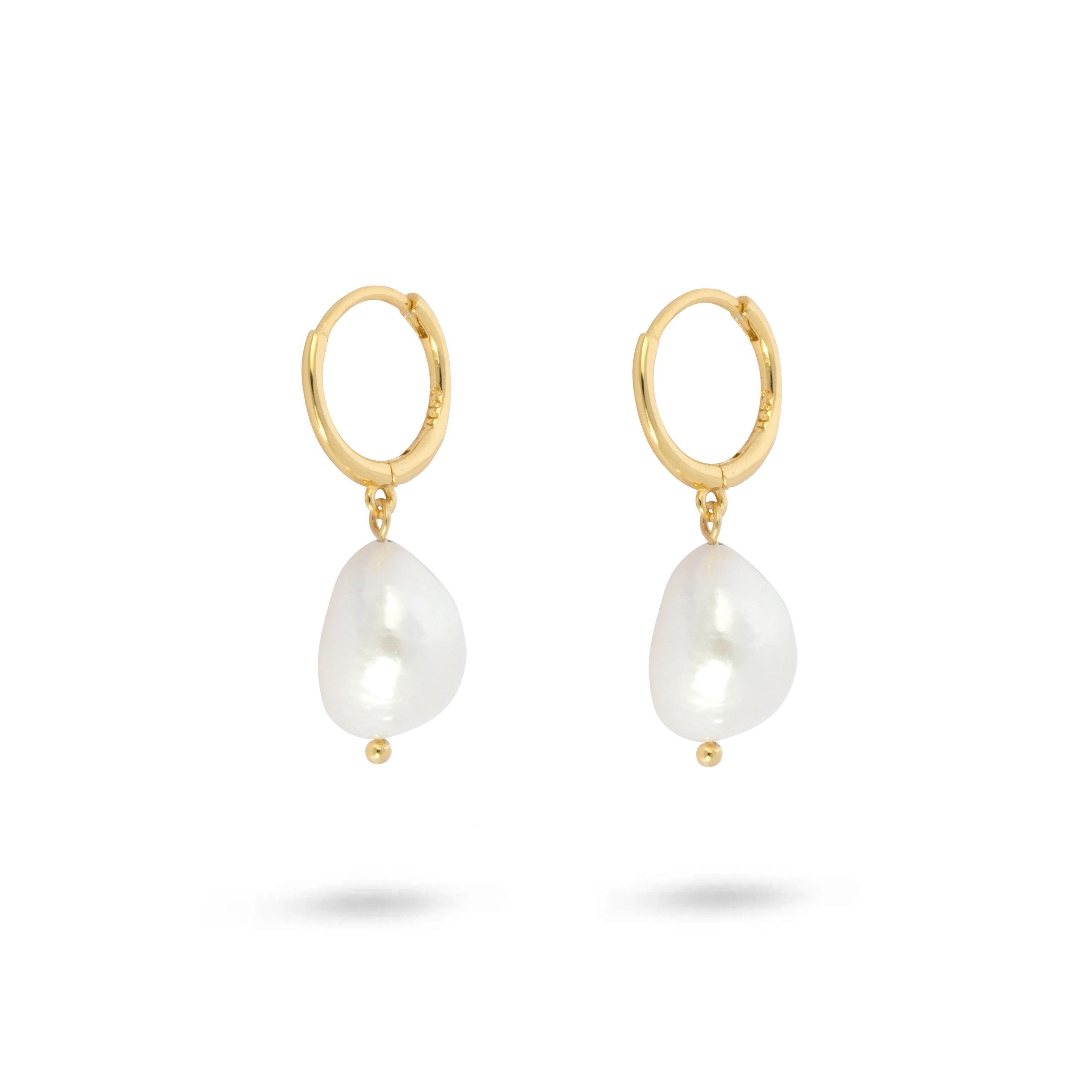 Créoles Huggie en forme de goutte de perles