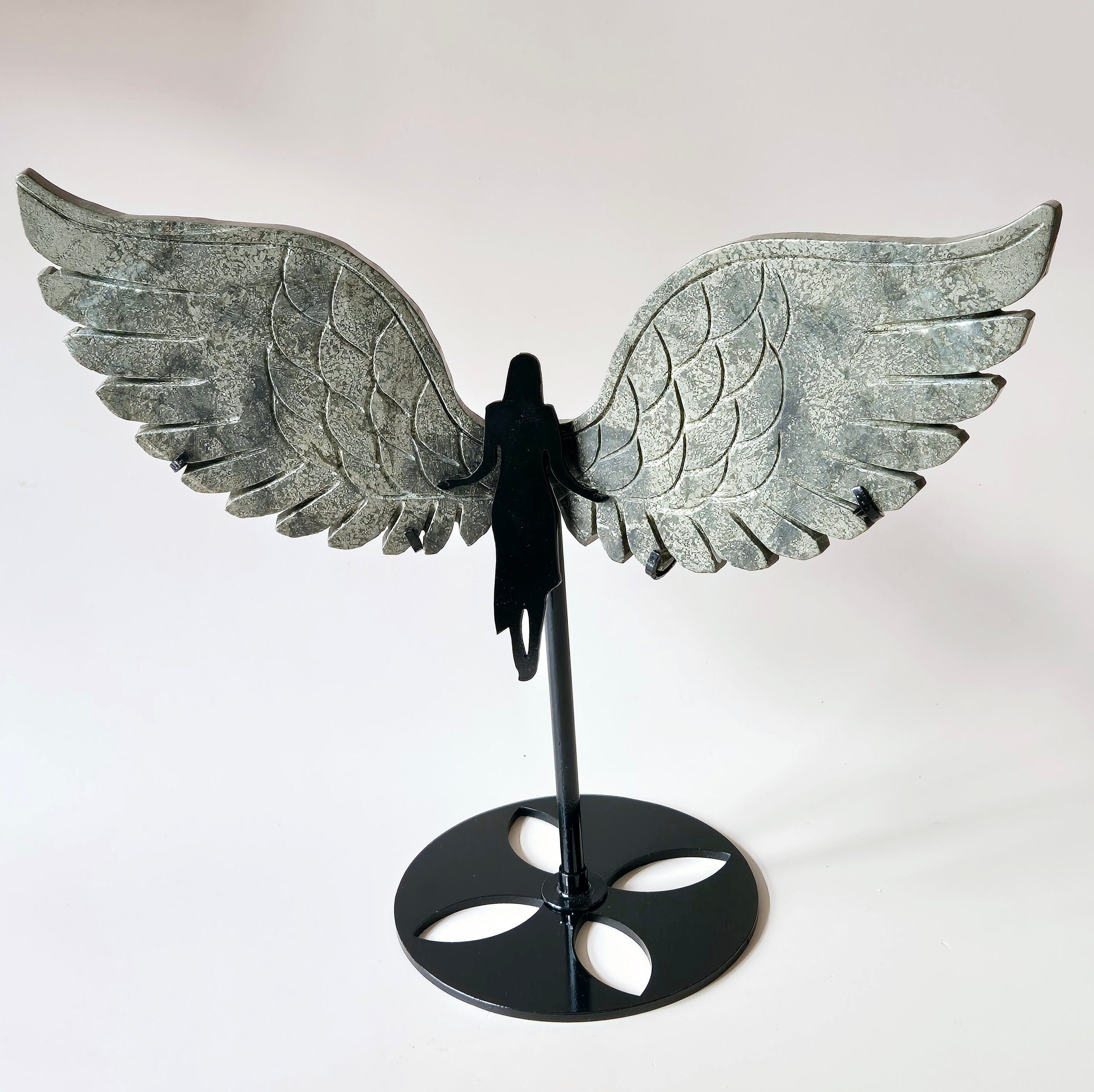 Ailes d'ange en pyrite XL sur support métallique – 600 g