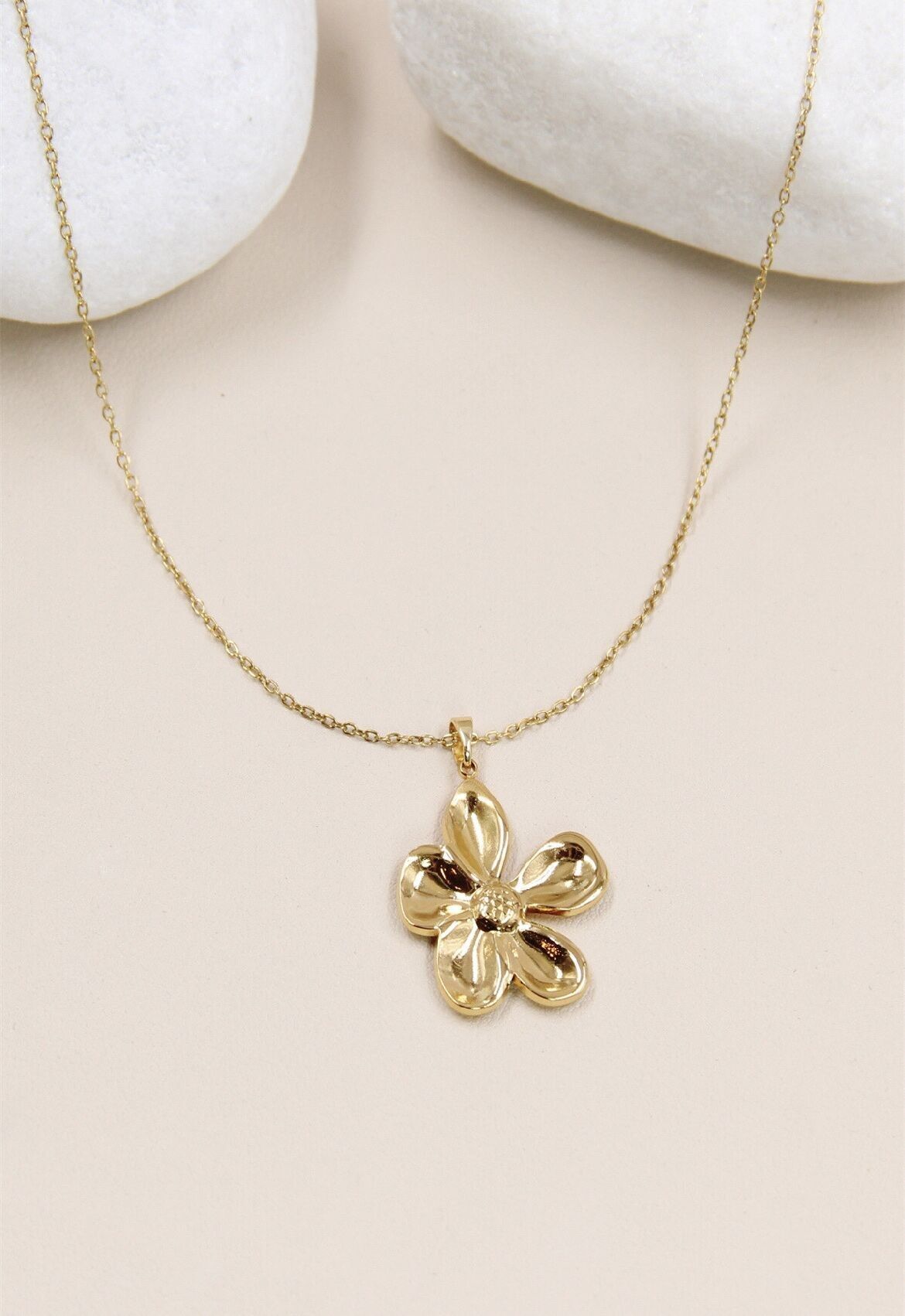 Collana con fiore in acciaio inossidabile