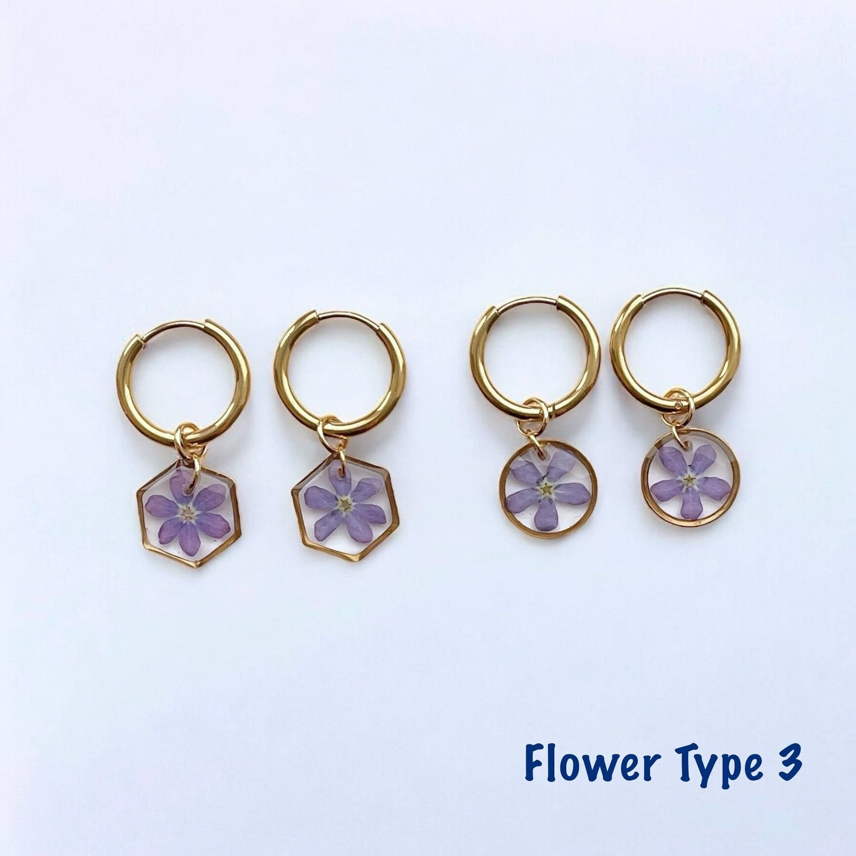 Vergissmeinnicht Ohrringe mit gepresster lila Blüte, Wildblumen – Hängeohrringe aus hypoallergenem Edelstahl in Gold/Silber, Handgemacht