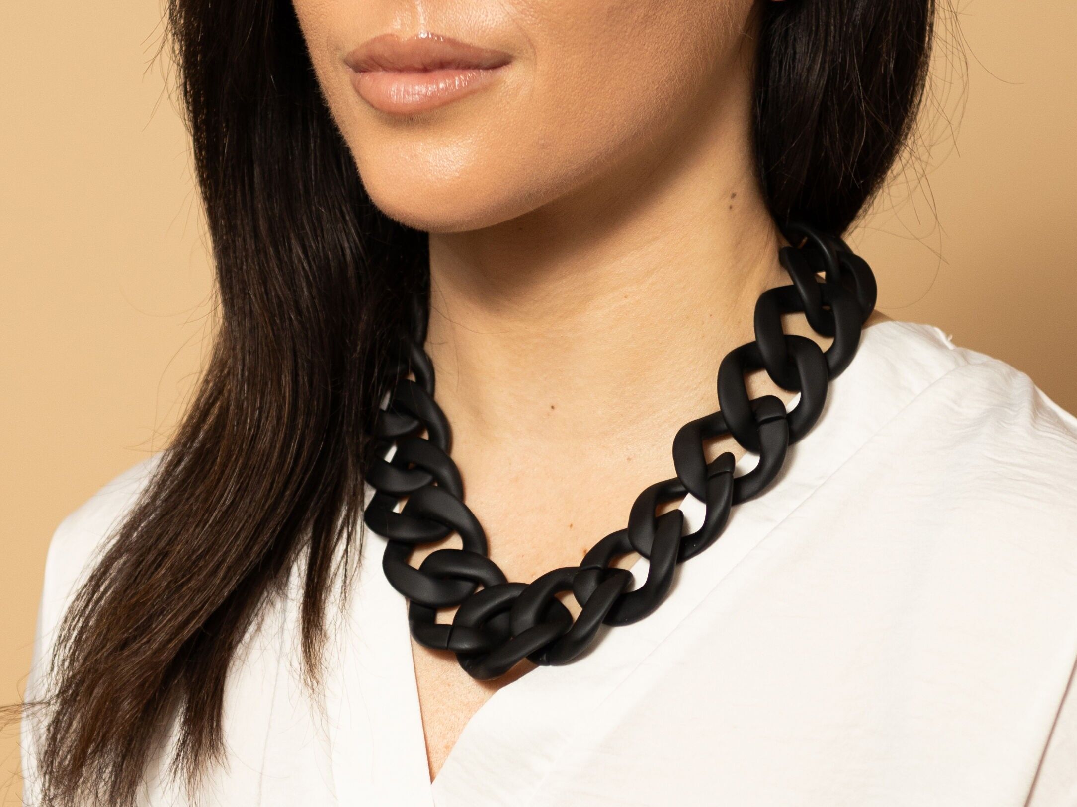 Collana con catena spessa nera opaca