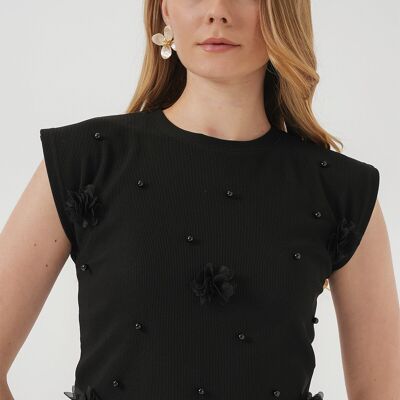 Tee-shirt noir avec détails