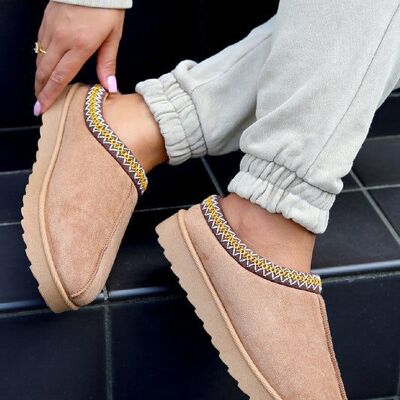 CAMEL FAUX SUEDE EMBROIDED AZTEC DETAIL COZY FLUFFY SLIPPERS BOOTS BOOTIES (PACK OF 12 PAIRS UK3-UK8)